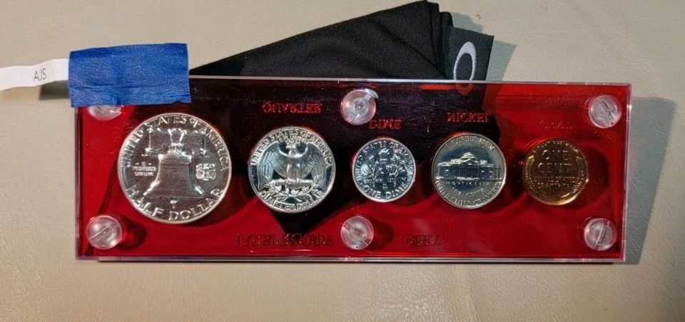 1958 U S Proof Set With Red Capital Holder Vintage Collectable - Image 2 of 2