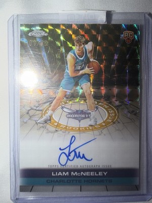 2025-26 Topps Chrome Liam McNeeley Gold Geometric Rookie Autograph ON CARD /50