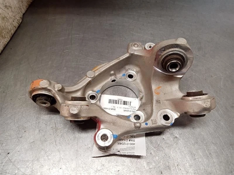 Правый задний кулак подвески от 2024 Chevrolet Camaro 10392630 - Изображение 2 из 4