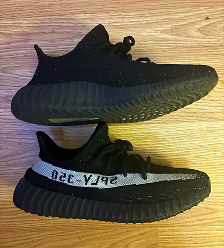 adidas Yeezy Boost 350 V2 Black/Gray Men's Low Top Lace-Up Sneakers