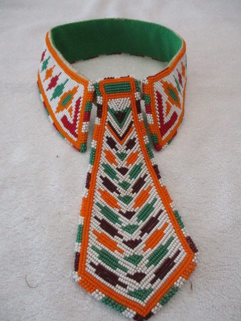 Vintage PLAINS CREE BEADED NECK TIE w/ COLLAR NATIVE AMERICAN HAND MADE