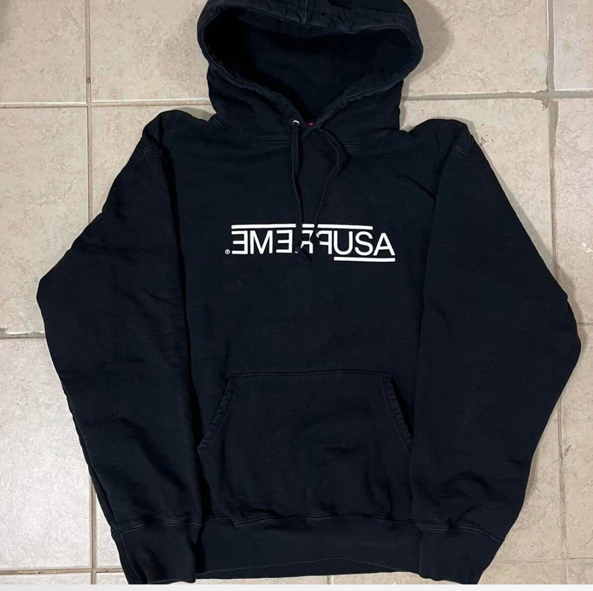 Sweat à capuche noir Supreme USA taille M. Neuf
