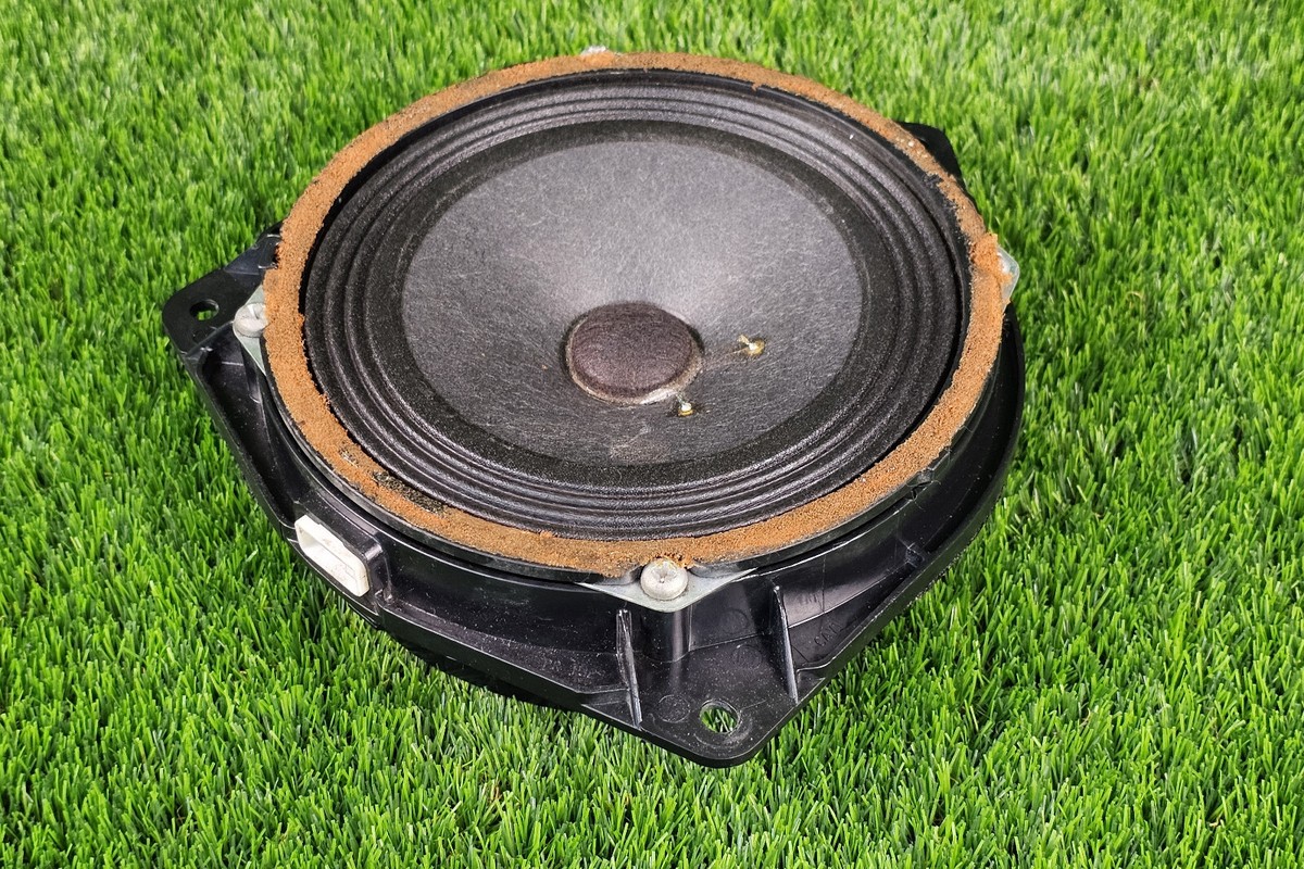 Toyota 4runner 2007 OEM Rear Door Speaker JBL 86160-0w620 for sale