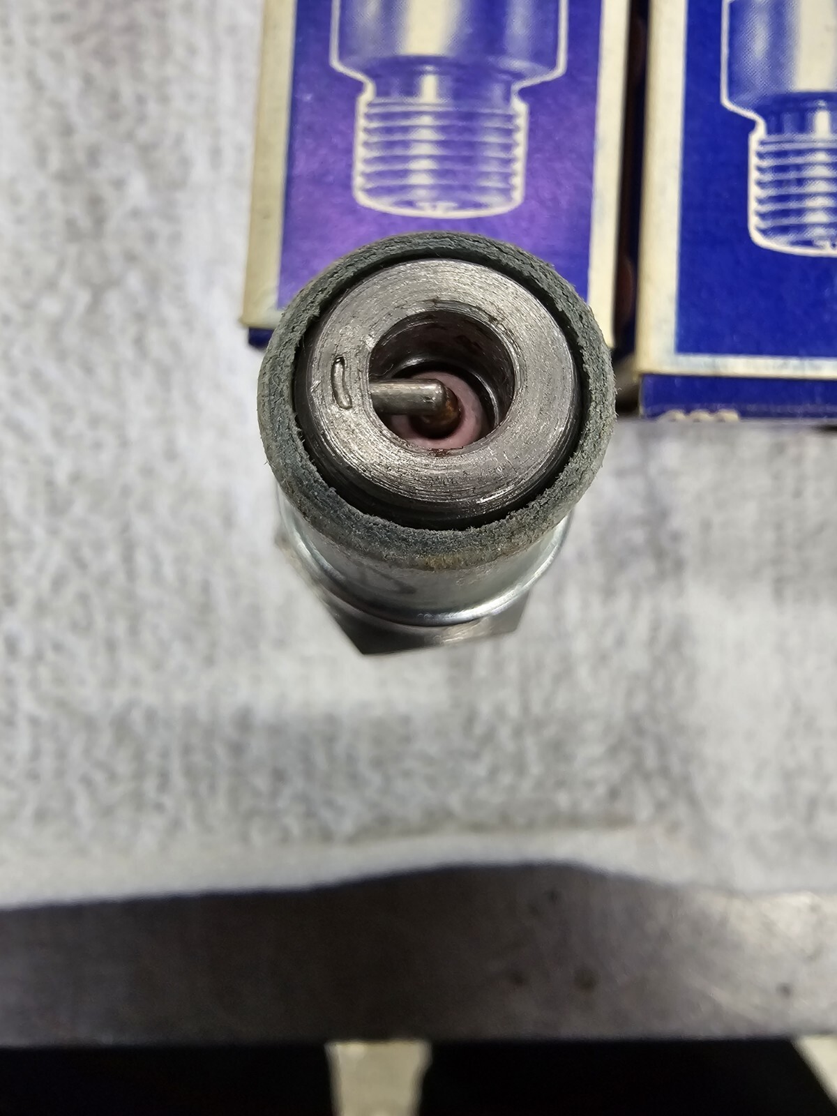 Ferrari V12 RR32HFS MARCHAL SPARK PLUGS, COLOMBO V12 (1947 - 1988) Vintage