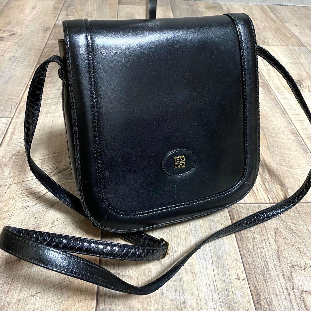 Givenchy Shoulder Bag Leather Black Authentic F0210423