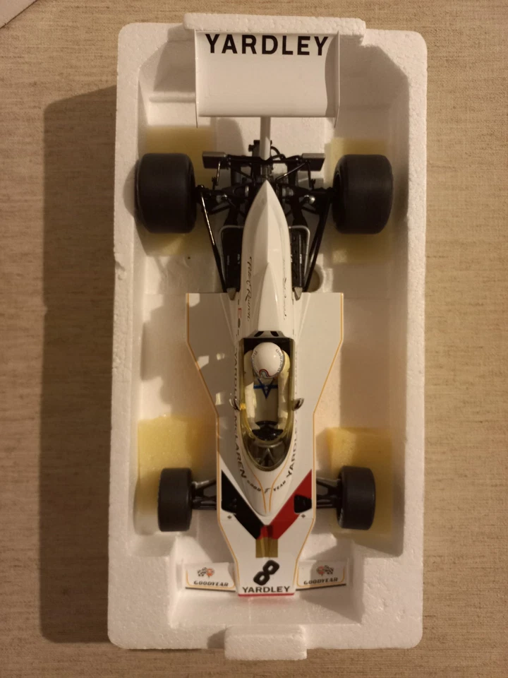 MINICHAMPS 1/18  - McLAREN M23 - P.REVSON 1973  - Immagine 4 di 4