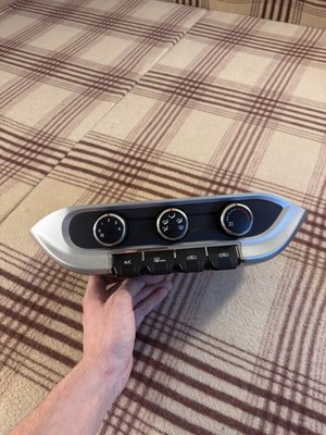 2016-2017 Kia Rio AC A/C Heater Climate Control Temperature Unit 97250-1W260 OEM