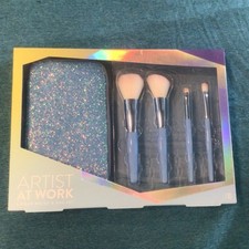 NEW ARTIST AT WORK 5 BRUSH  COSMETIC BAG POWDER  ANGLED FACE  EYE  EYEBROW