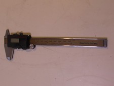 Mitutoyo Digital Precision Caliper 6  500-196...