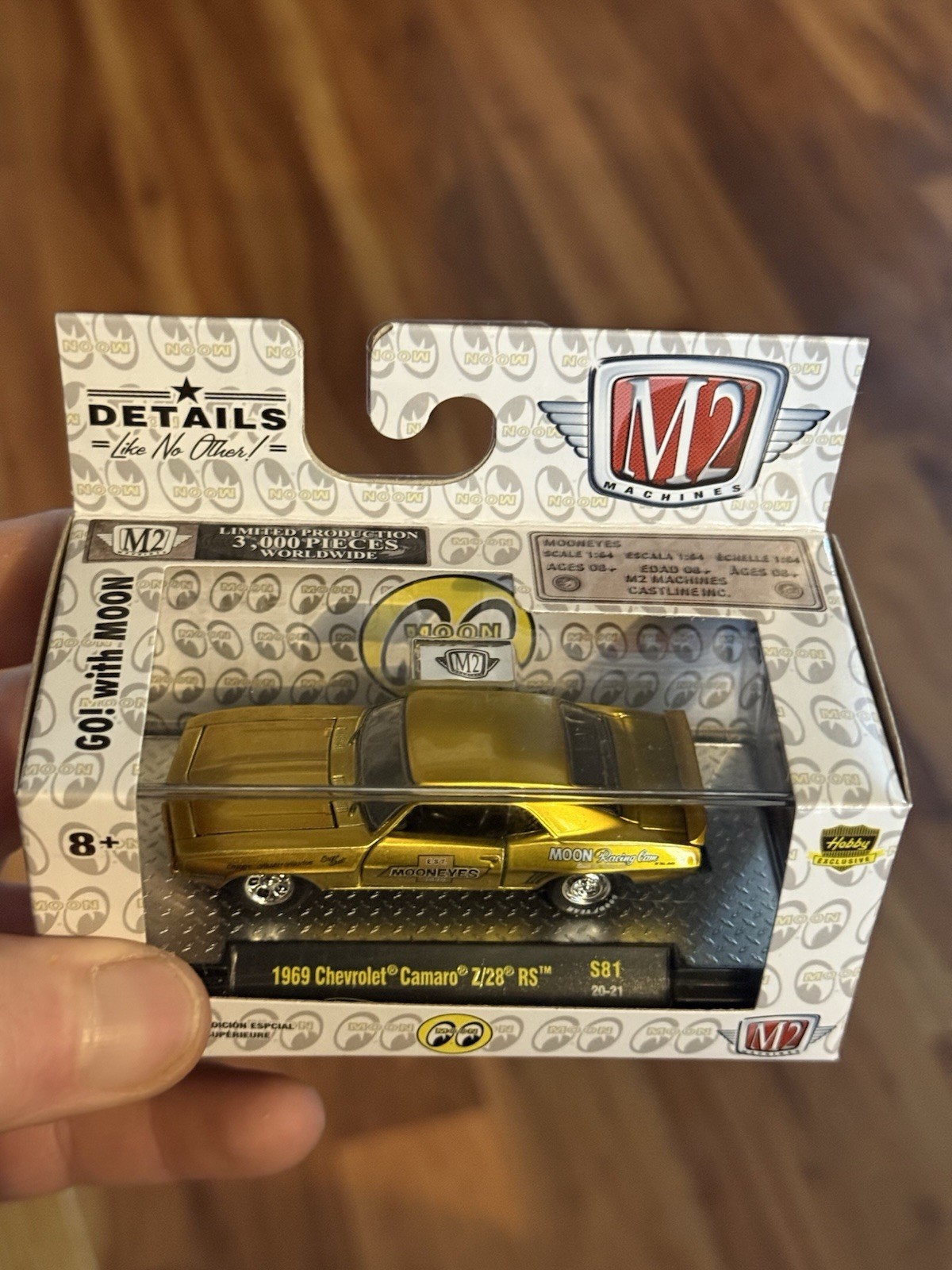 BRAND NEW FULLY COMPLETE W/ DISPLAY SLEEVE M2 MOON-EYES LIQUID GOLD! SET OF 6!