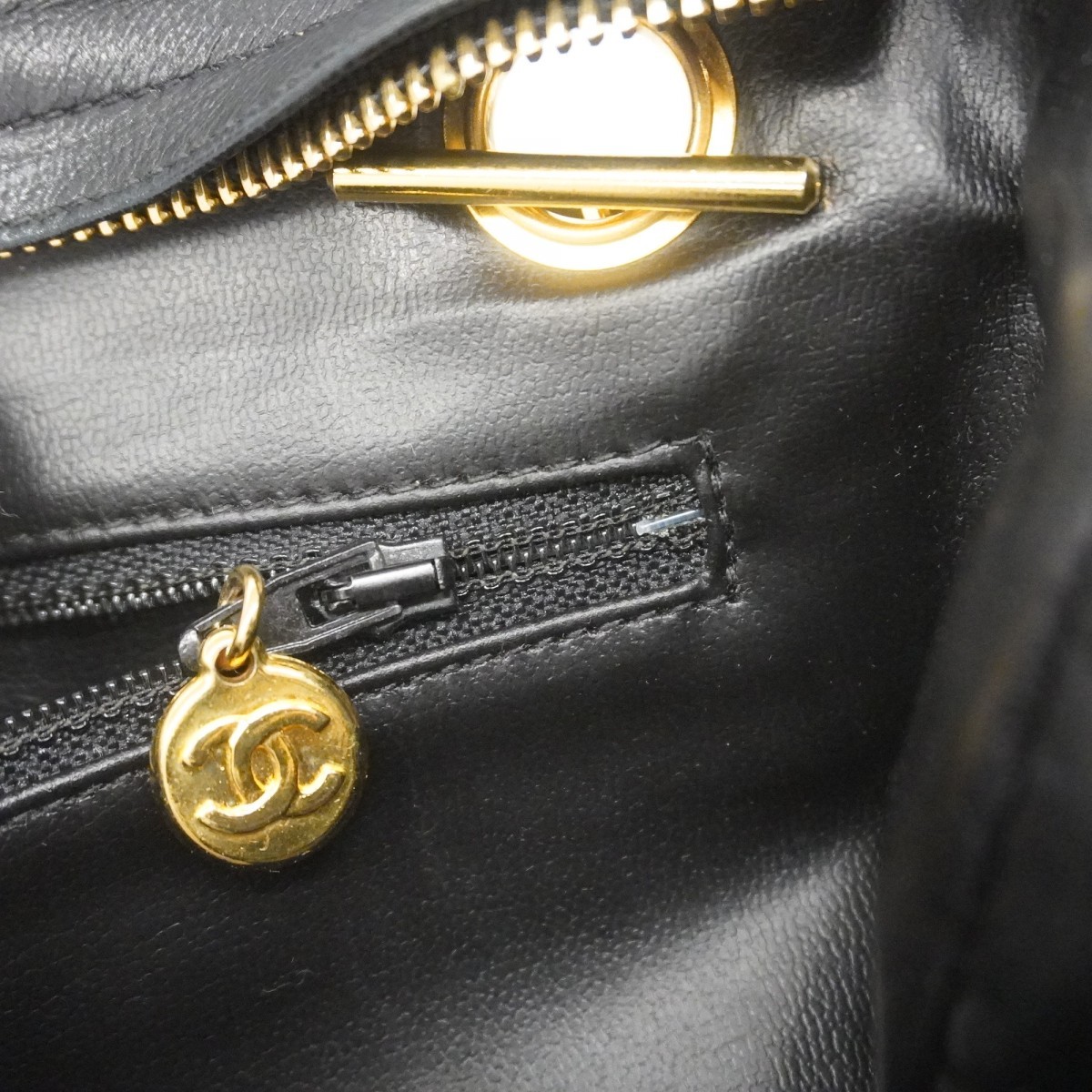 Chanel Quilted Lambskin CC Logo Chain Shoulder Bag in Black for Women-image