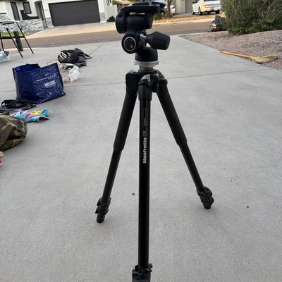 Manfrotto 290 series tripod, specifically the MT294A3 model.