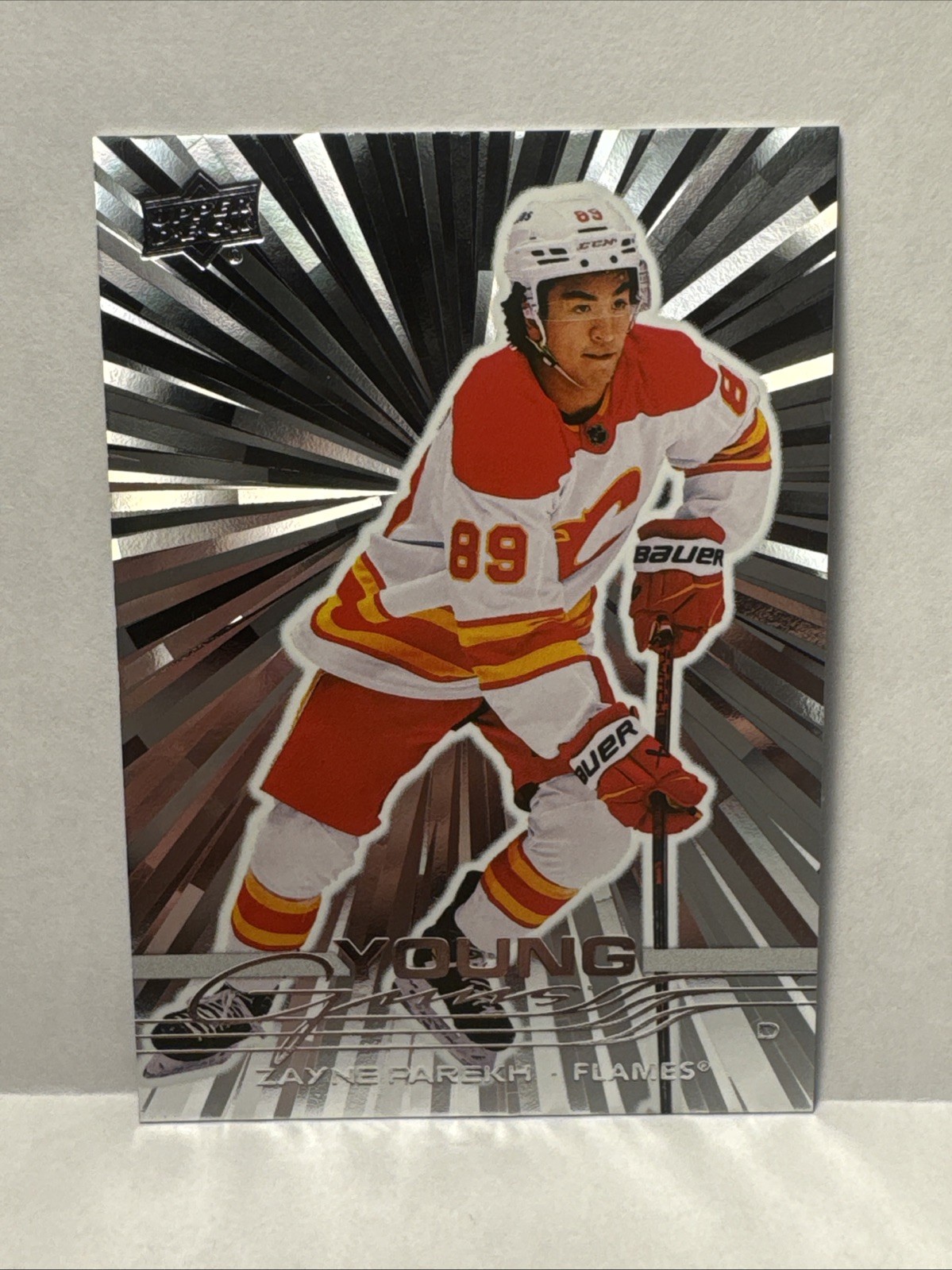 Zayne Parekh 2025-26 Upper Deck Series 1 Silver Outburst Young Guns Flames #236