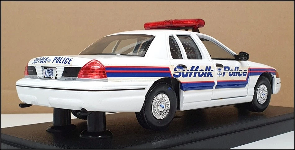 Classic Metal Works 1/24 Scale 26822H - Ford Crown Victoria Police - Suffolk - Image 2 of 4