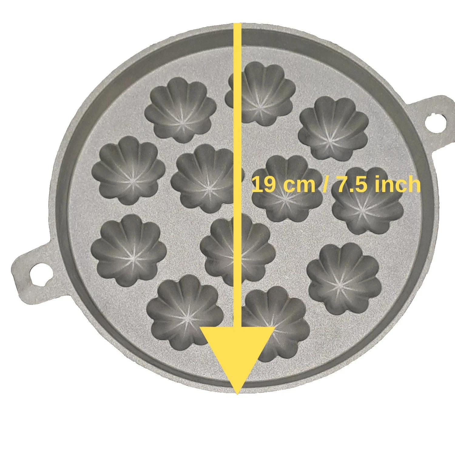 Kuih Bahulu Aluminium Mold Spongcake Muffin Mould 12 Flower Made In Malaysia
Opens in a new window o