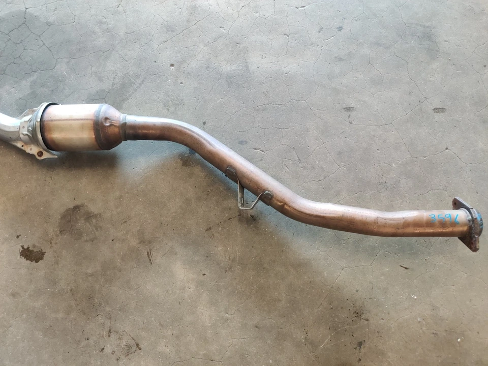 13-15 SUBARU XV CROSSTREK 2.0L FRONT EXHAUST MANIFOLD DOWN PIPE, OEM LOT3596 - Image 2 of 4