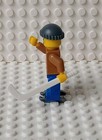 lego Winter fire station Boy on Ice Skates minfigure 10263 — photo 2