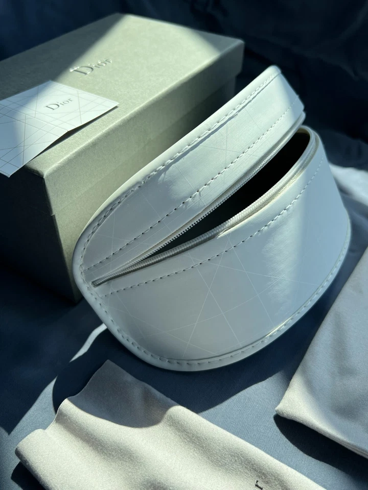Nuevo - Estuche Dior de cuero con caparazón de almeja para ojos y gafas de sol + Estuche suave de microfibra Foto 3 de 4