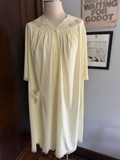 Vintage 70s Shadowline Yellow Nylon Lace Housecoat Robe M