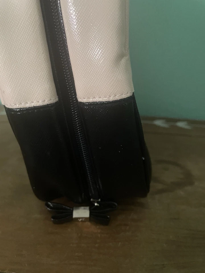 Bolso de maquillaje cosmético Victoria’s Secret de cuero crema azul marino usado Foto 4 de 4