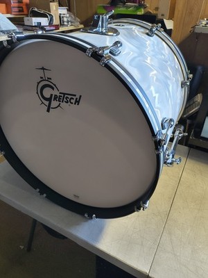 Gretsch Catalina Club 22 Diameter X 18 Deep Bass Drum White Satin Flame 