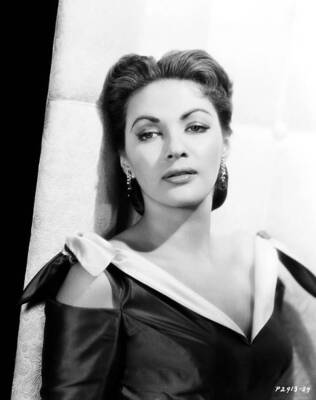 Portrait of actress Yvonne De Carlo for Paramount Pictures 1942 Old Photo