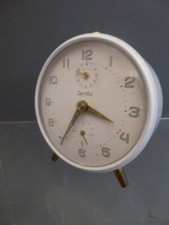 S1/3 -   alter mechanischer Wecker 50/60er Jahre  lindgr&uuml;n - ZentRa