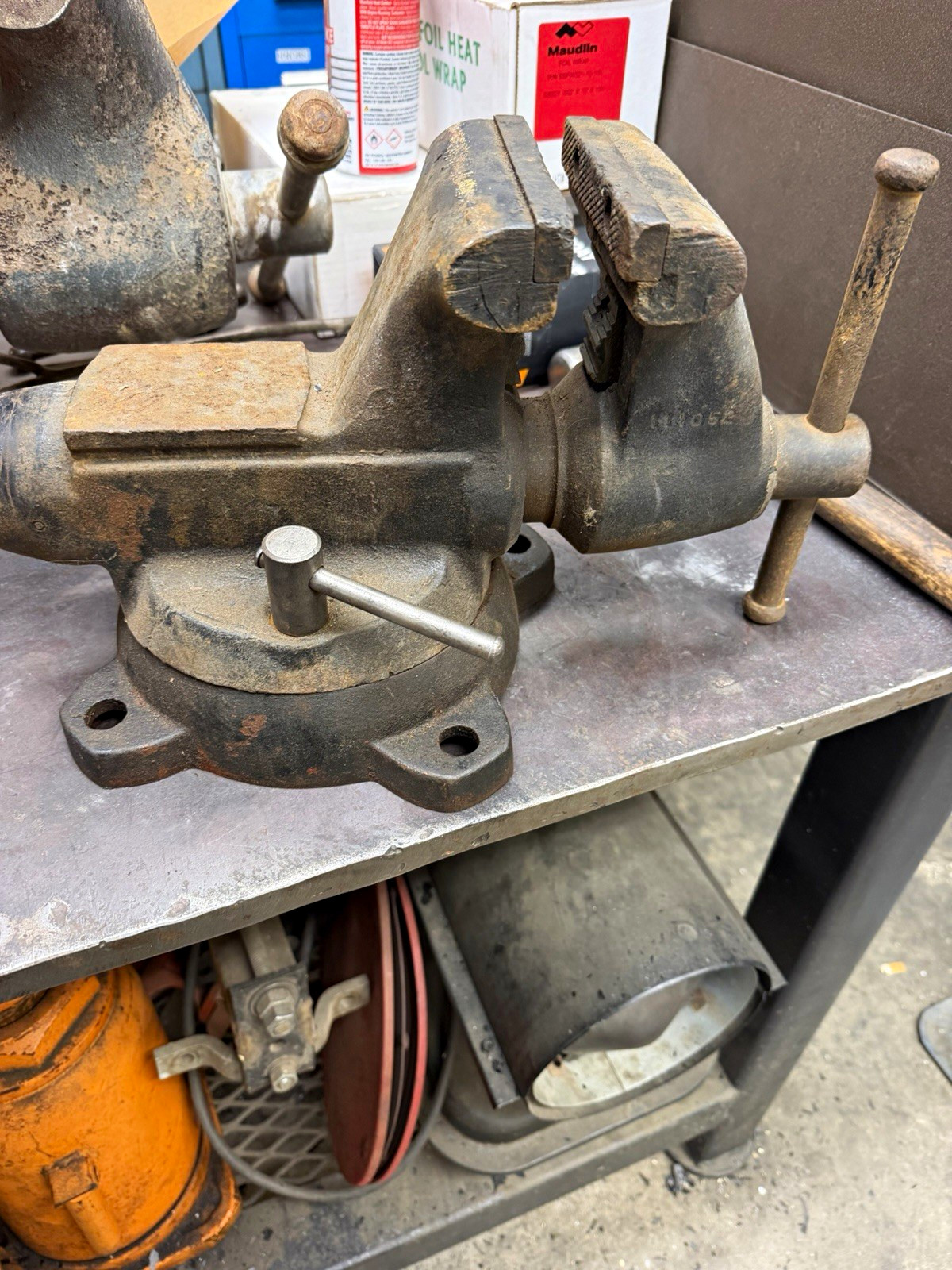 Wilton #1750 Tradesman Bullet Vise, 5” jaws, swivel base