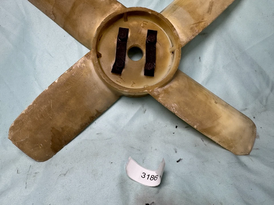 Ventilador de motor de refrigeración por radiador Datsun 620 L16 72-73 4 aspas Foto 2 de 4