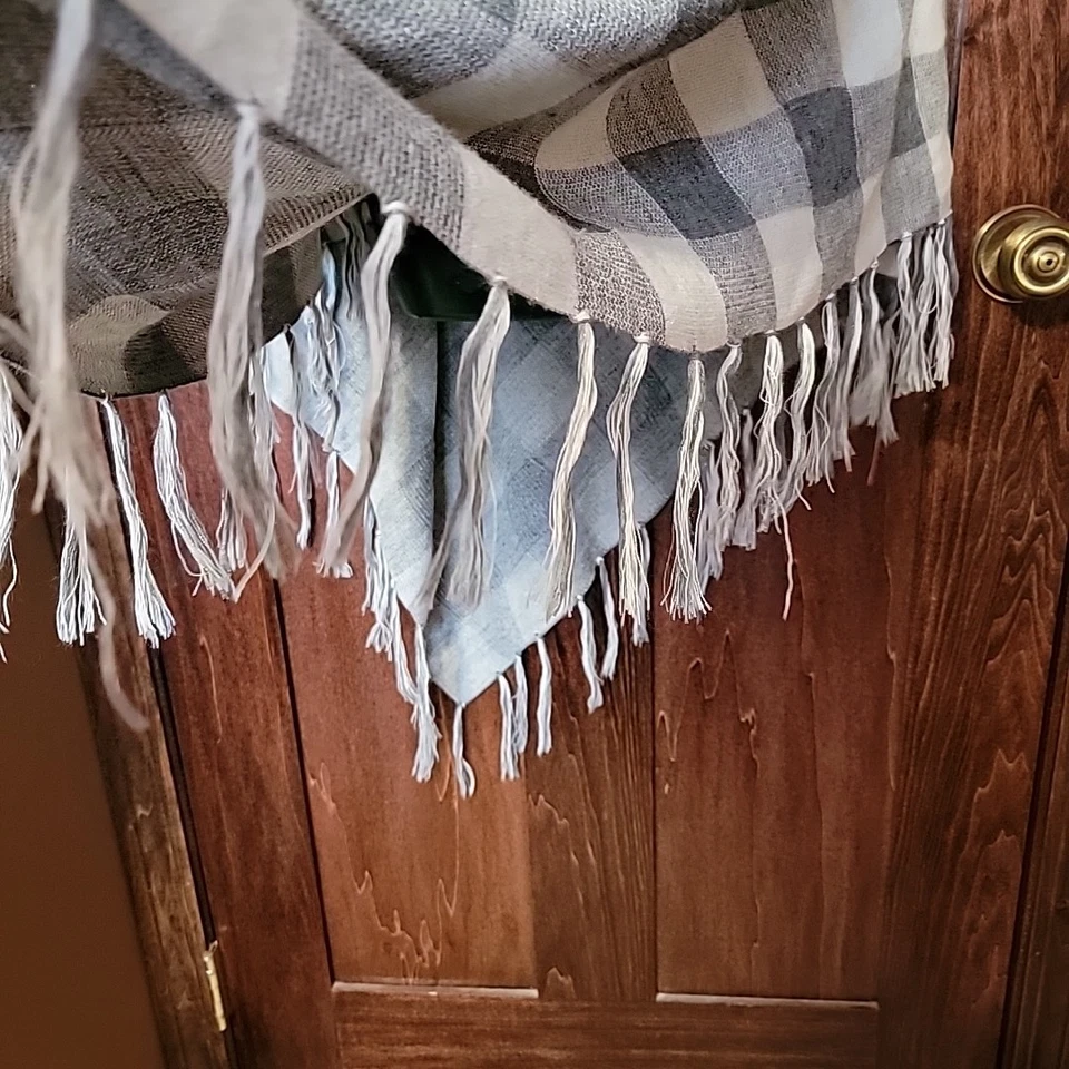 Gray Checked Med Large Wool Blend Poncho Cape the Limited Fringe Womens Cowl nec - Image 4 of 4