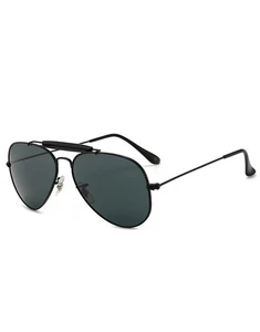 Lunettes de soleil Cobra Style, Cadre noir / Lentille de fumée