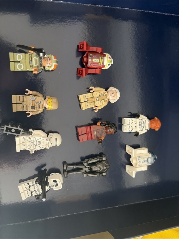 1- LEGO Star Wars Minifigures Random