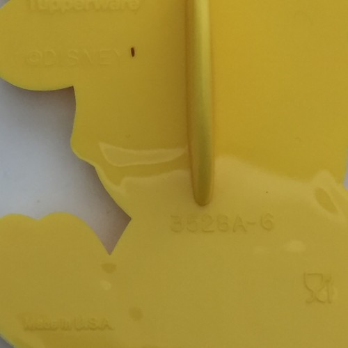 4 Disney Tupperware Plastic Cookie Cutters Mickey Minnie Donald Daisy NEW - Picture 3 of 12