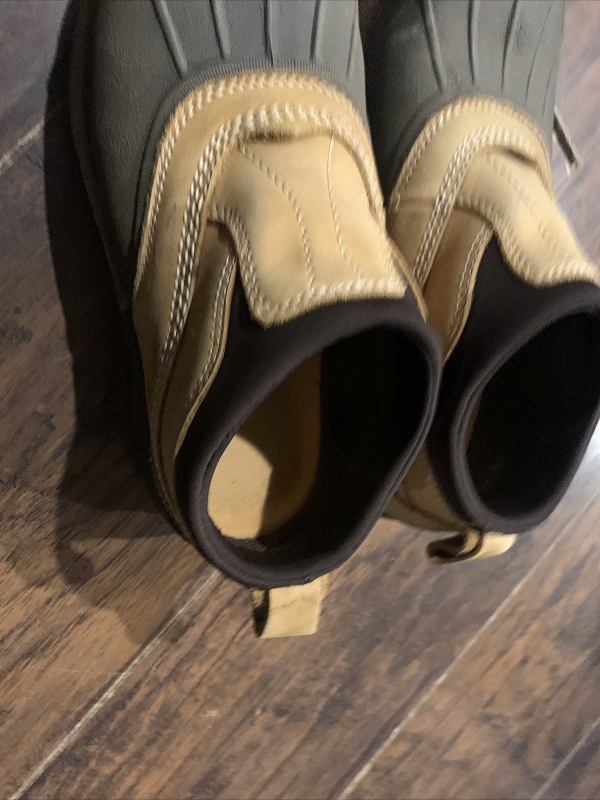 LL Bean Women's Size 7.5Medium Storm Chaser Slip On Waterproof Boots