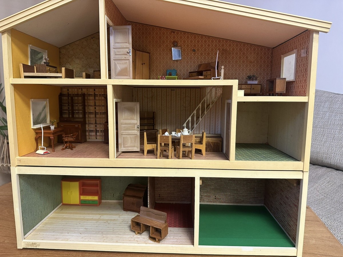 Vintage Doll's Lundby Classic Dollhouse Scandinavian Dolls