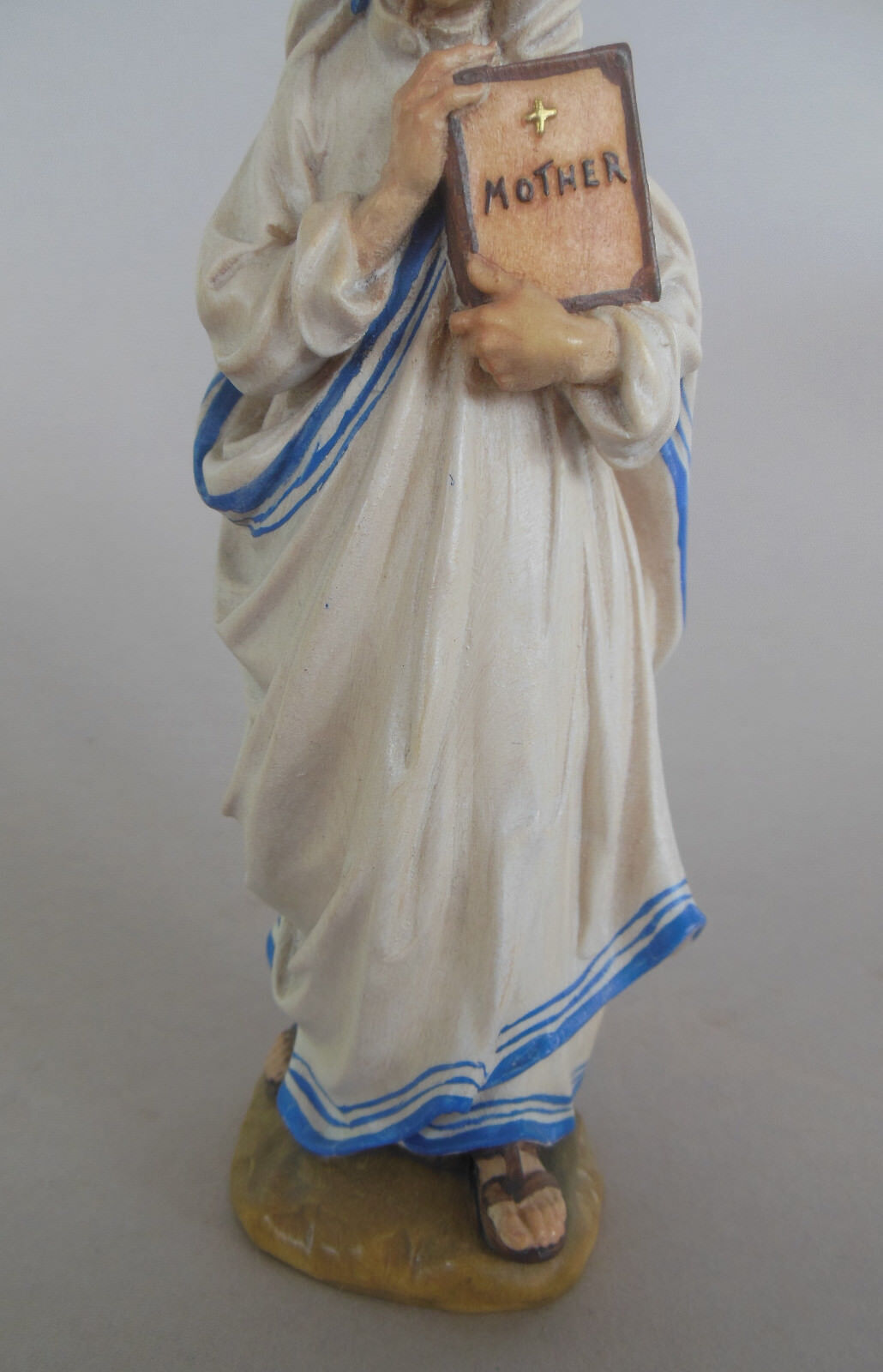 Heilige Mutter Teresa Theresa 15 cm hoch Holz bemalt Holzfigur