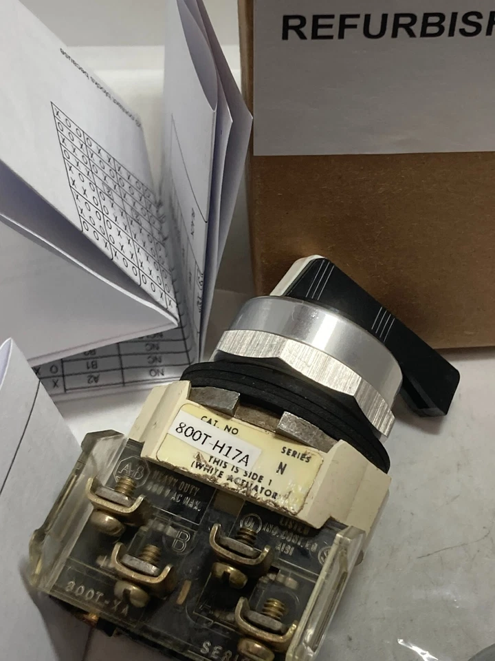 ALLEN BRADLEY 800T-H17A SELECTOR SWITCH 2 POS MAIN KNOB LEVER 1NO/1NC SER N - Image 2 of 4