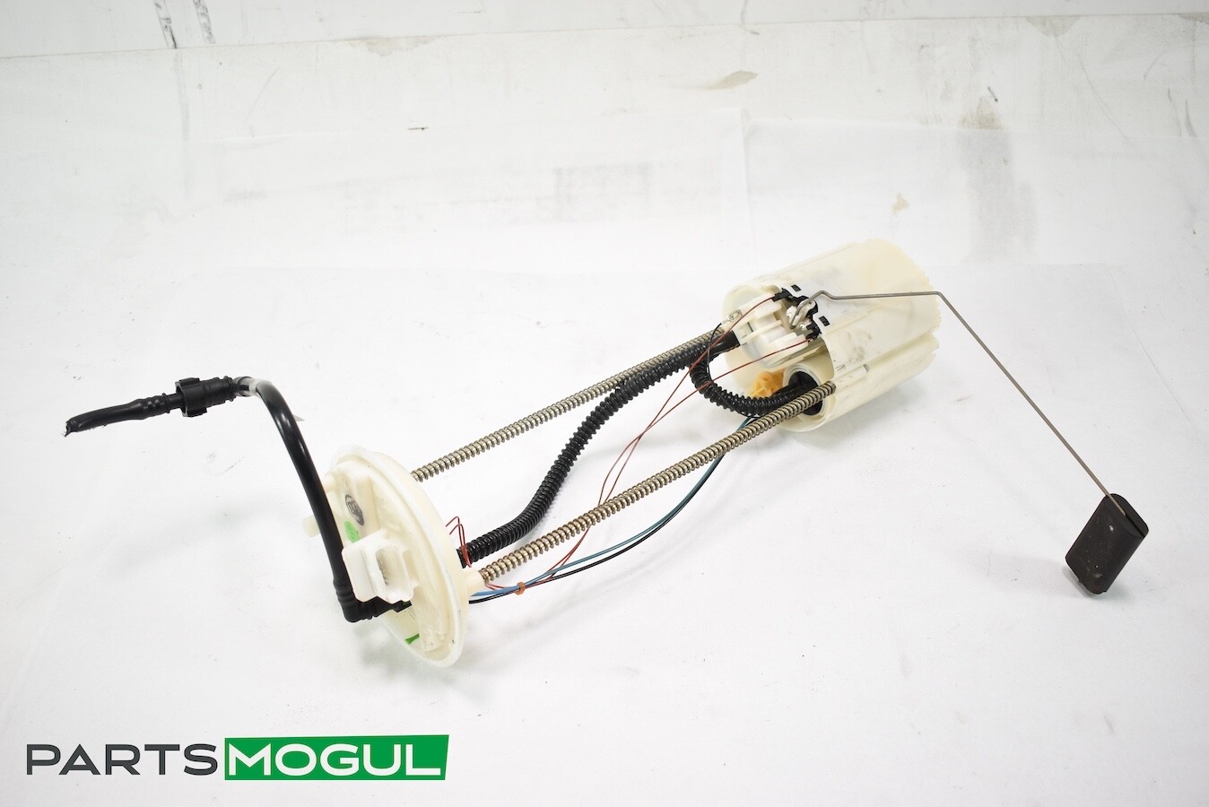 -6 Maserati Quattroporte M139 Single Style Fuel Pump Used P/N 214369