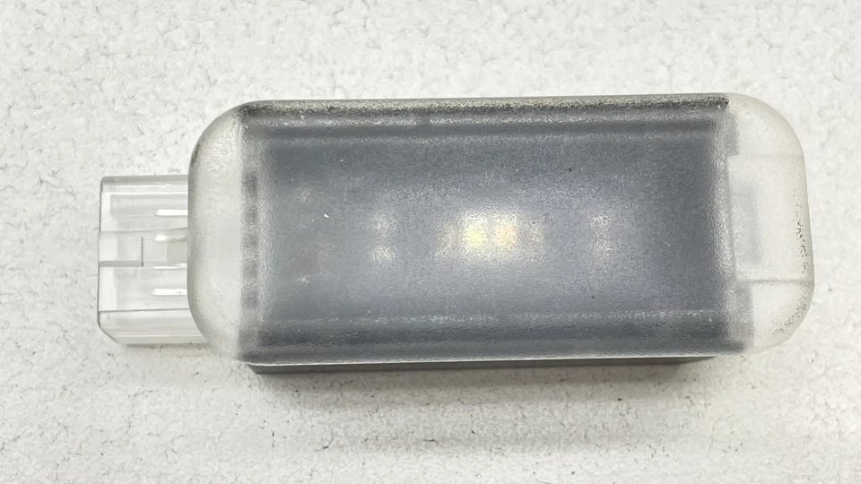 Audi S8 A8 2013-2018 asiento reposapiés luz LED OEM #4H0947415 Foto 3 de 4