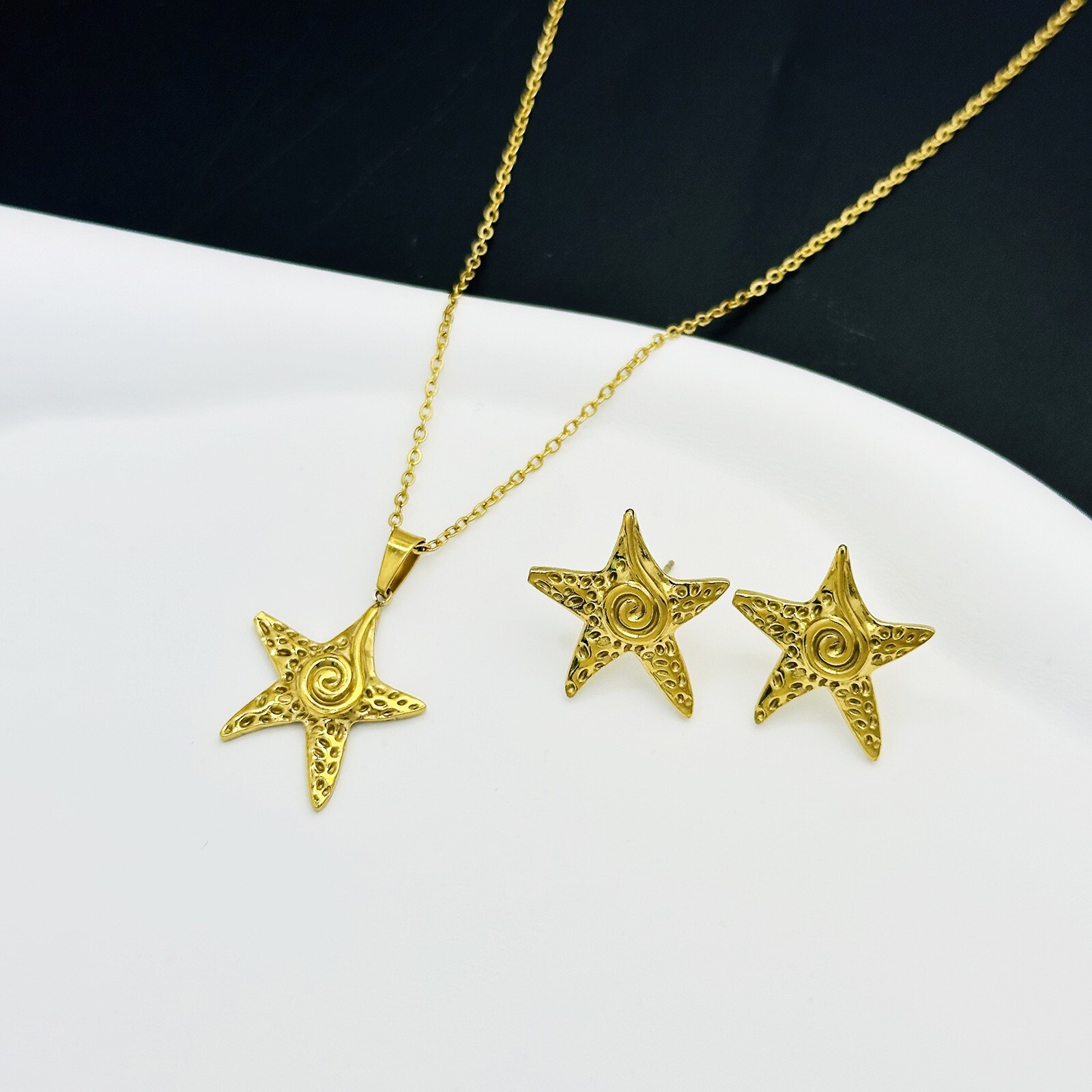 Gold Tone Stainless Steel Starfish Pendant Necklace and Earrings Set PE43