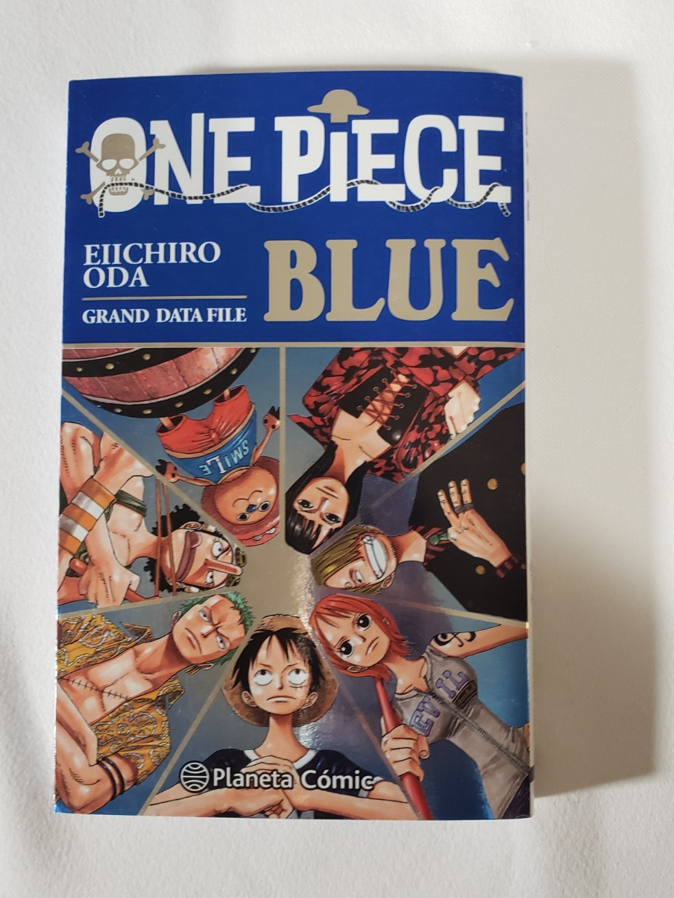 UNA PIEZA AZUL GRAN ARCHIVO DE DATOS ESPAÑOL Eiichiro Oda Planeta Cómic