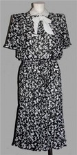 VTG Twisted Ribbons Bows White Collar & Tie Panel Flare Bottom Dress Wm's 8
