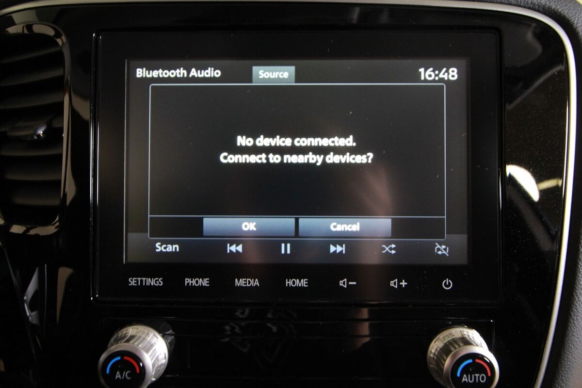 Mitsubishi Outlander 2,4 PHEV Inform+ CVT 4WD