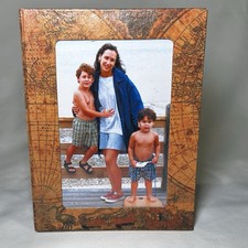 Keepsake Memory Photo Box, Stores Up To 135 Photos New Not In Package World Map