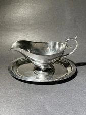 Vintage Silver Plated Gravy Boat And Tray Pre-owned 
