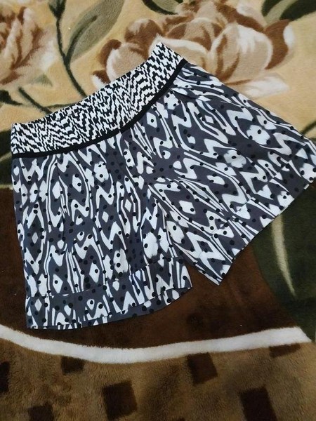 Women Karen Millen Shorts Black White 36