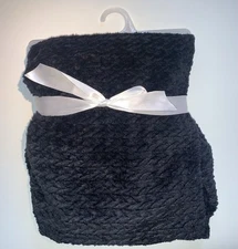 NWOT Stylish Baby Soft Flannel Fleece Baby Infant Throw Blanket Black Braided
