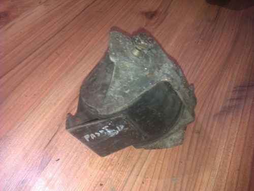 Motorhalterung und Getriebe (Motorhalterung)  Volkswagen Passat DE72691-12