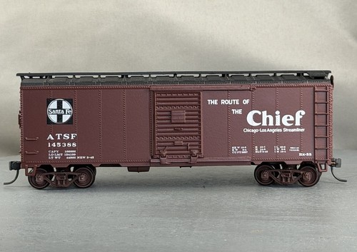 Athearn/Bev-Bel - Santa Fe - 40' Chief Box Car + Wgt # 145388 con Kadees | Zustand: New