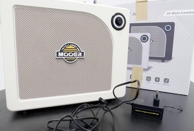 MOOER Hornet 30i - 30 Watt Modeling Guitar Amplifier - White / Noch Garantie